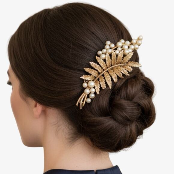 Reclaimed Vintage Accessories - Gold Leaf Pearl Spray Bridal Hair Comb Vintage Wedding Botanical Hair Accessory